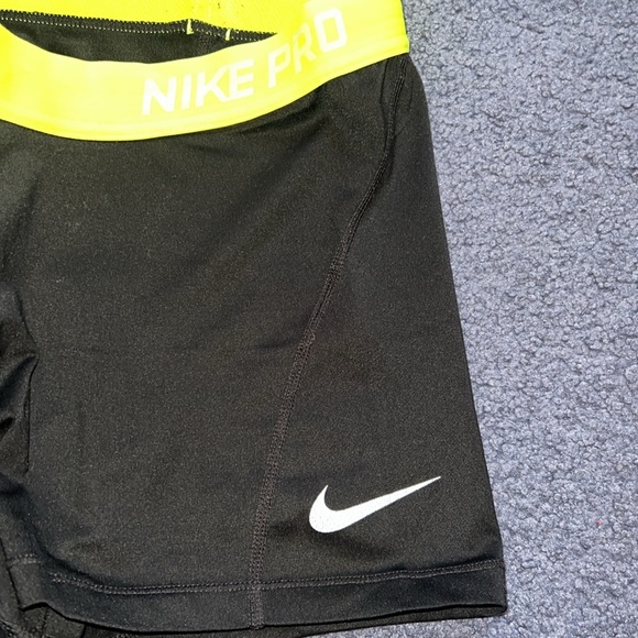 2 pairs of Nike Pro spandex - Picture 3 of 8